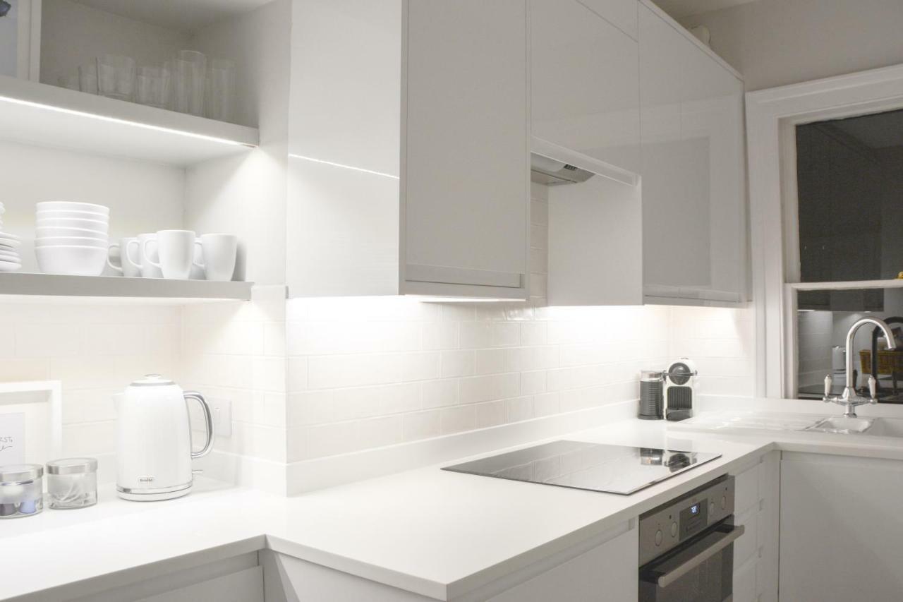 The Apartment, Бат Екстериор снимка