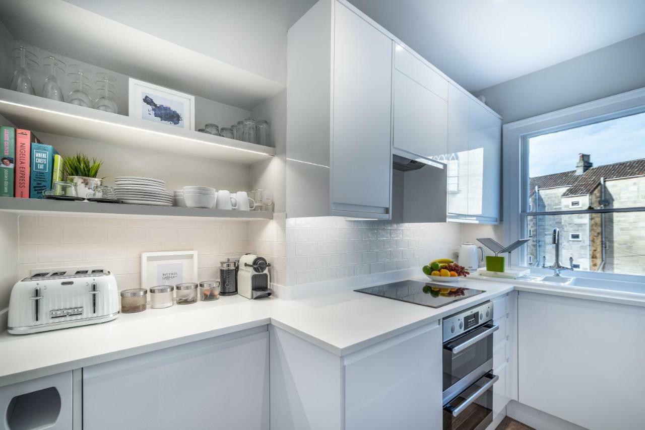 The Apartment, Бат Екстериор снимка